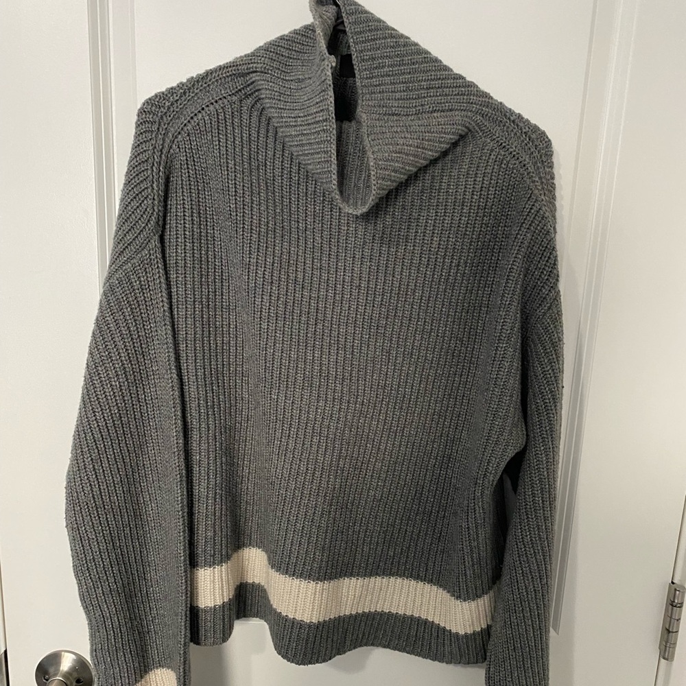SOLD | Wide Sleeve Turtleneck Sweater | la fee vert
